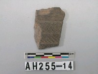 藏品(灰色夾砂陶口緣殘件)的圖片